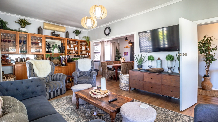 4 Bedroom Property for Sale in Gustrouw Western Cape